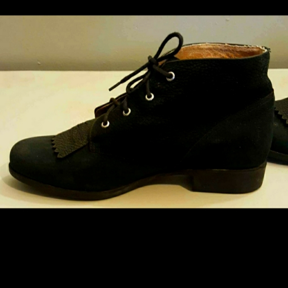 Women's Ariat equipped